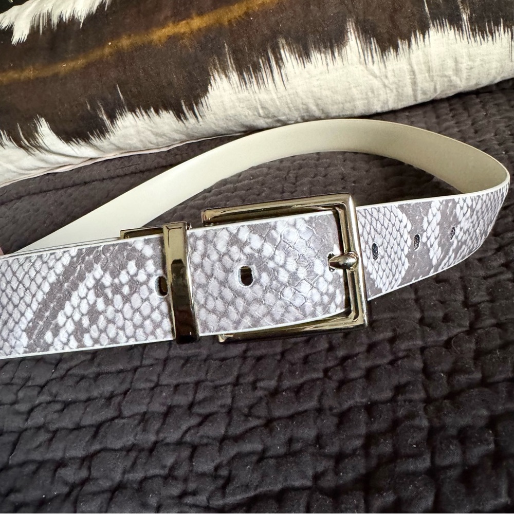 Calvin Klein Women’s Reversible Snakeskin Print Leather Belt NWOT L - Picture 6 of 16